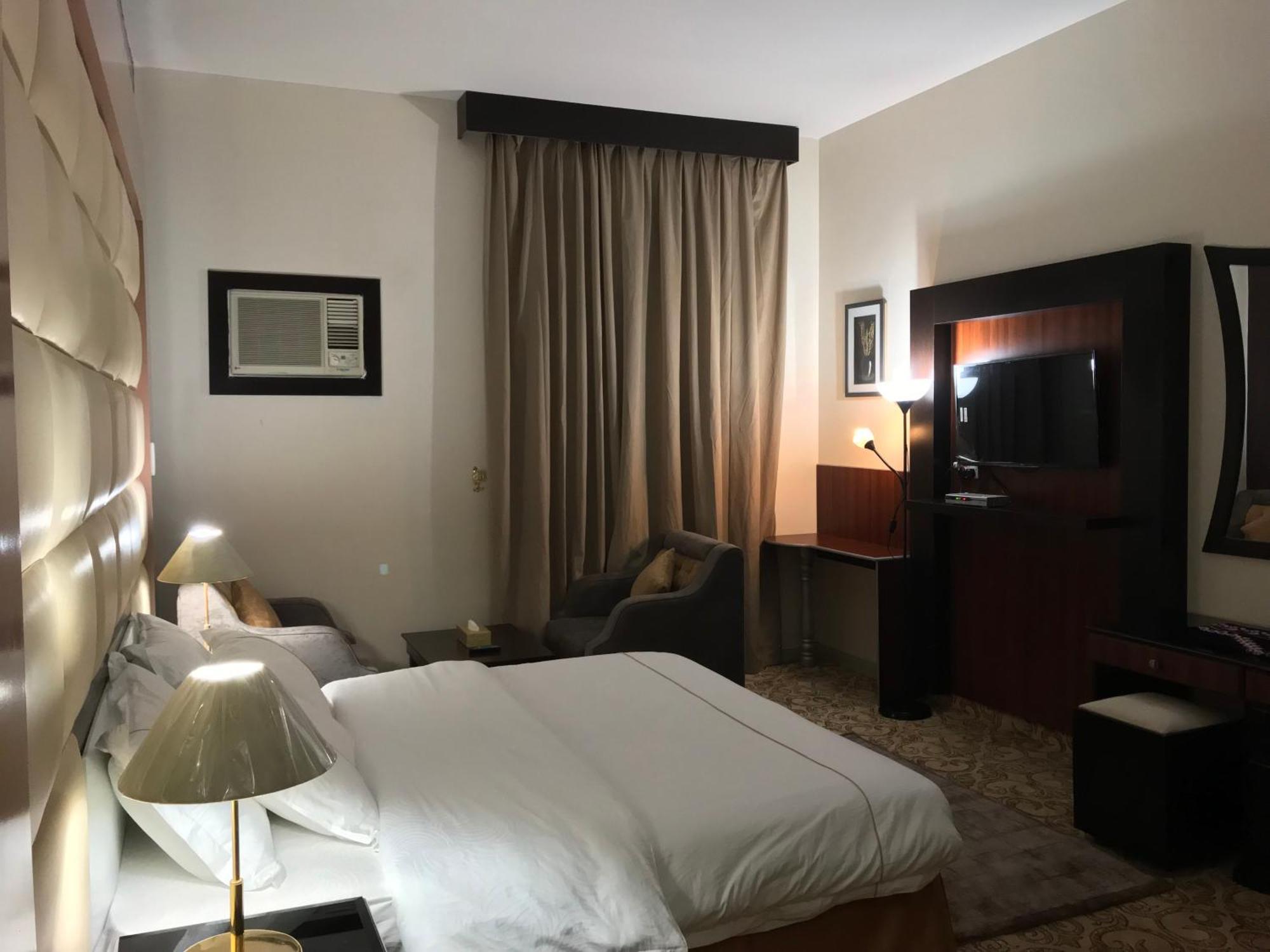 Dama Hotel Duba الغرفة الصورة